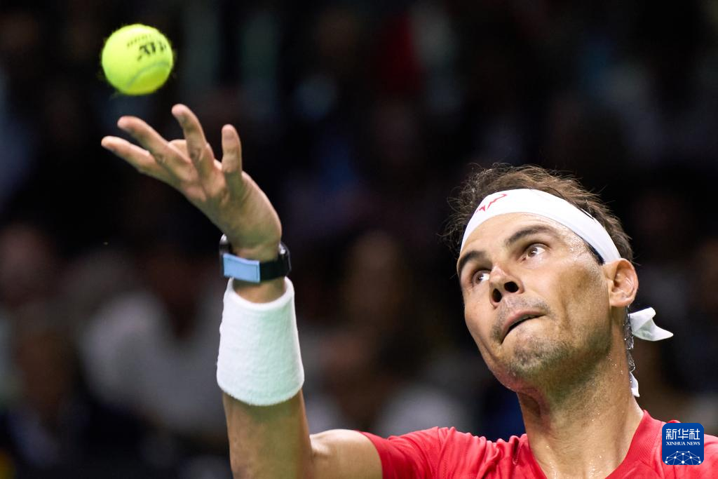 包含欧洲网球队爆冷世界网球队，纳达尔完成帽子戏法的词条