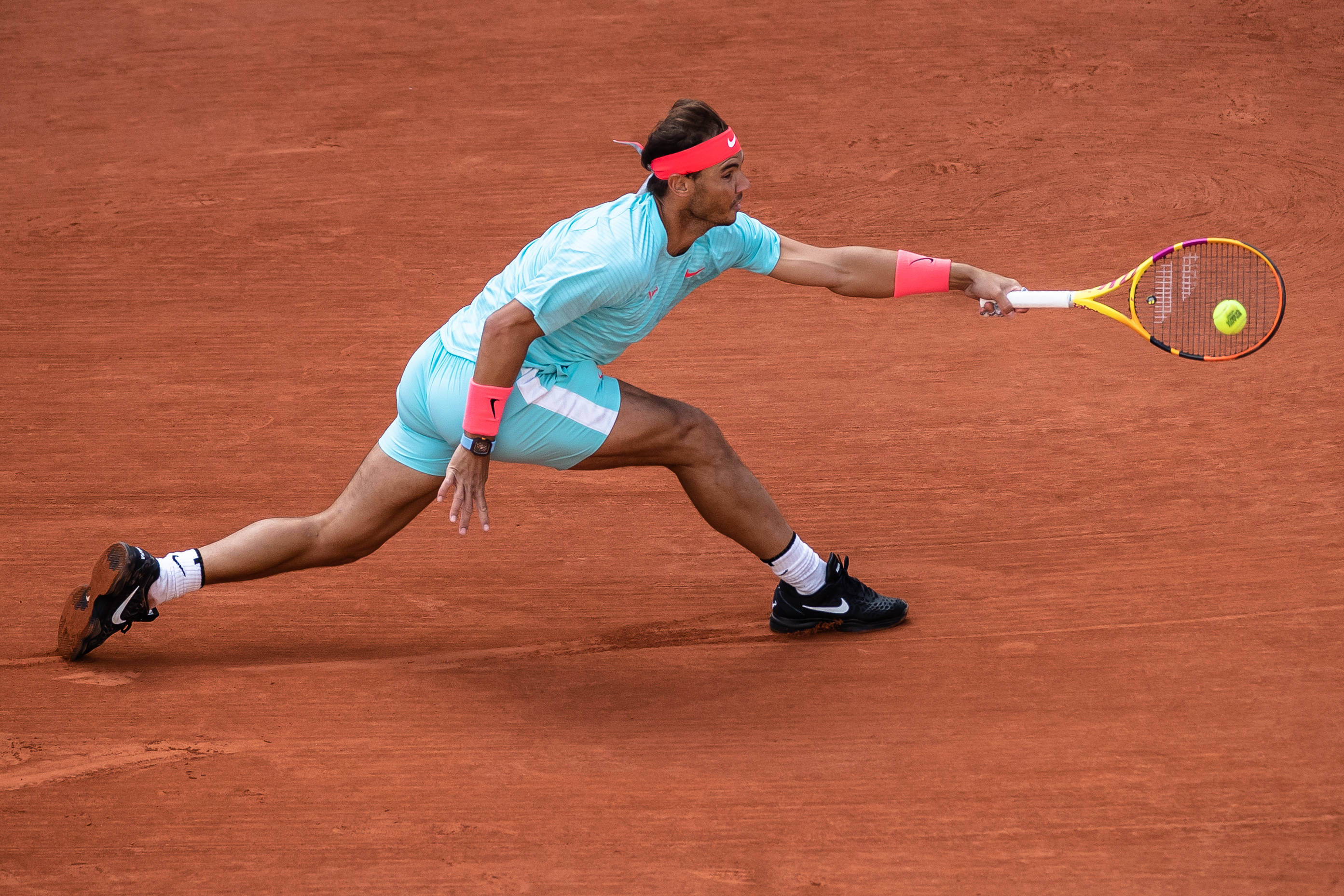 lpl竞猜-西班牙网球队绝地反击美国网球队，纳达尔惊艳世界