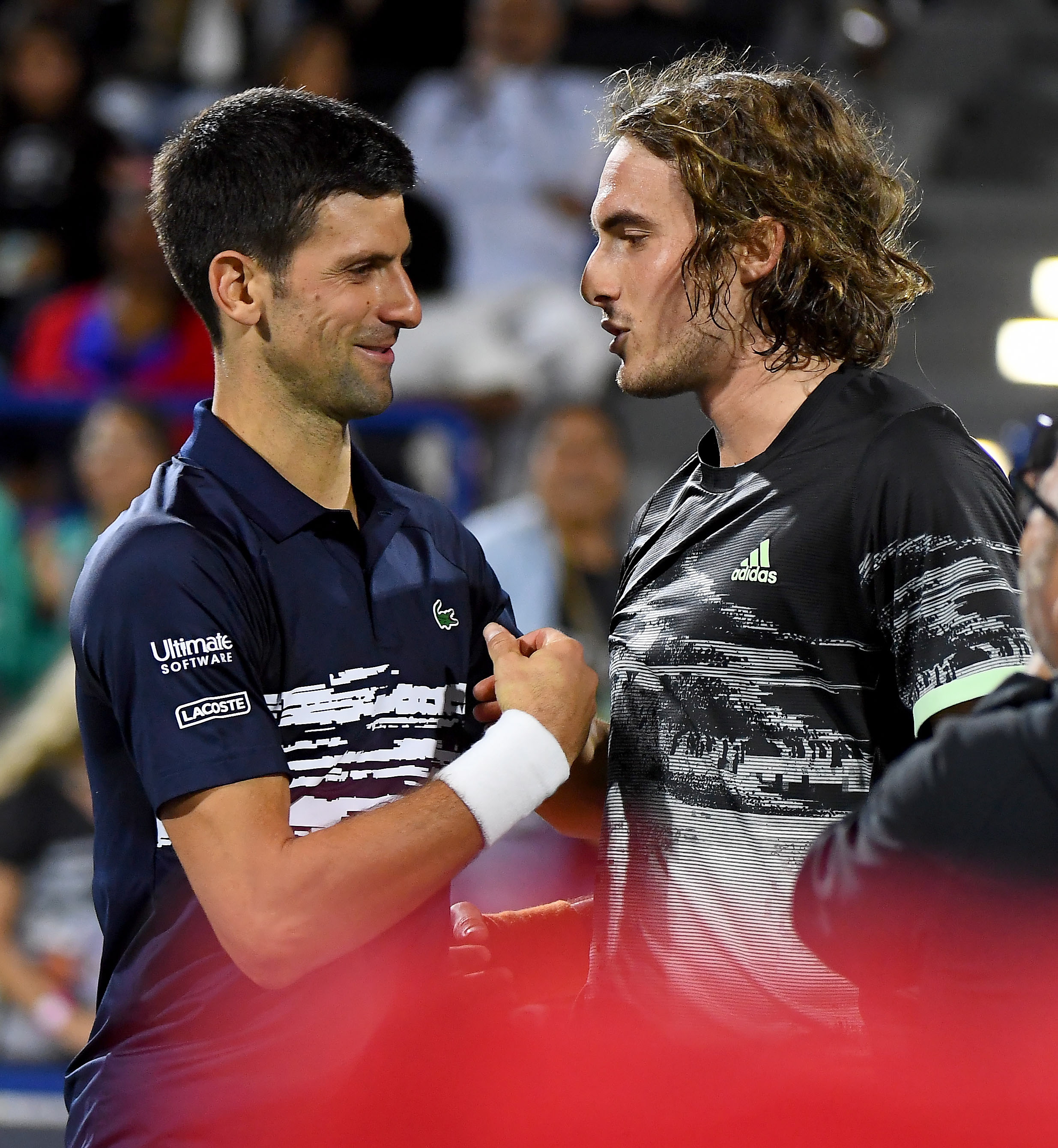 世界网球队鏖战西班牙网球队，西西帕斯关键制胜的简单介绍