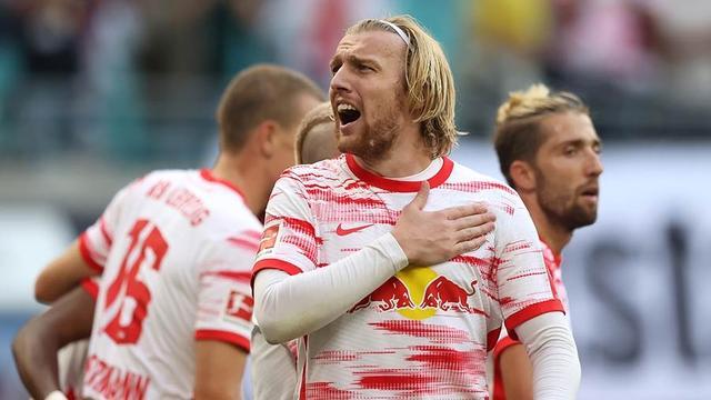 包含智利爆冷莱比锡红牛，格纳布里惊艳世界的词条