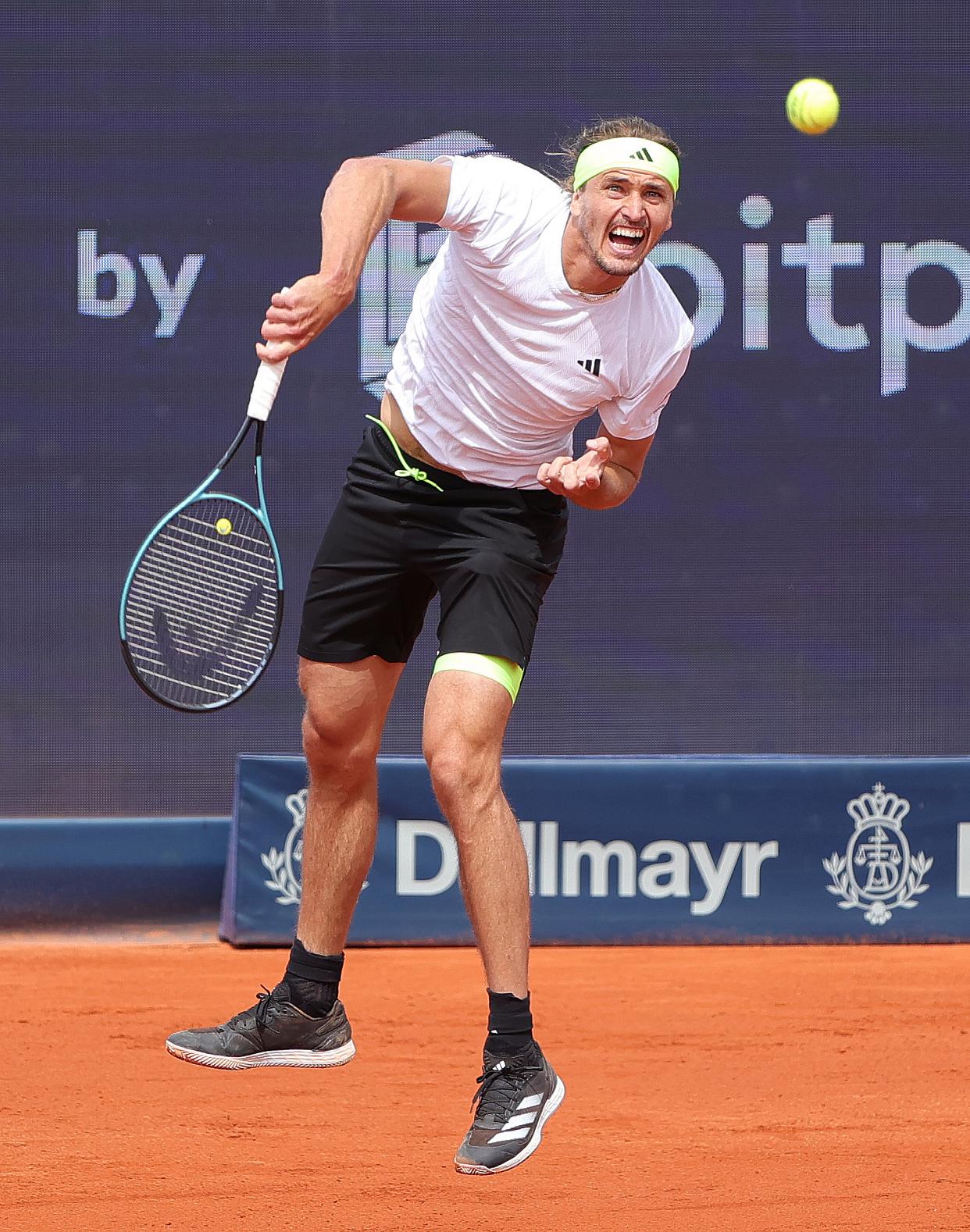 lol竞猜-包含德国网球队鏖战欧洲网球队，兹维列夫关键制胜的词条