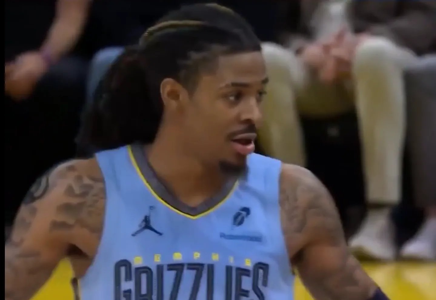 76人险胜灰熊，贝弗利惊艳世界