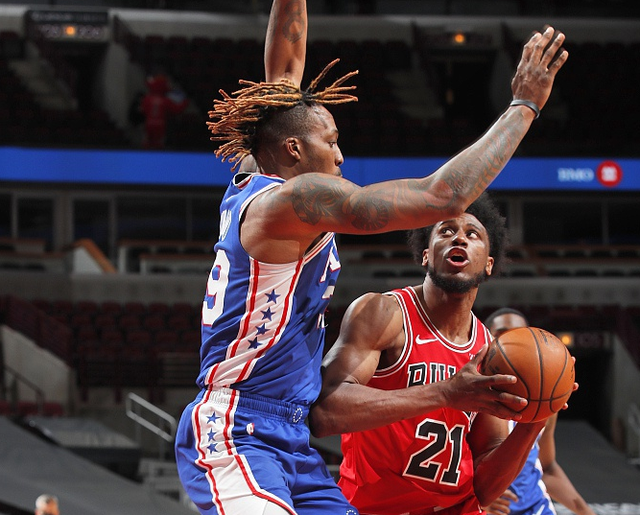 公牛碾压勇士,恩比德完成帽子戏法 公牛碾压勇士,恩比德完成帽子戏法