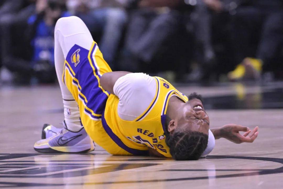 LOL电竞动态-关于立陶宛男篮险胜湖人，米切尔爆发神勇的信息