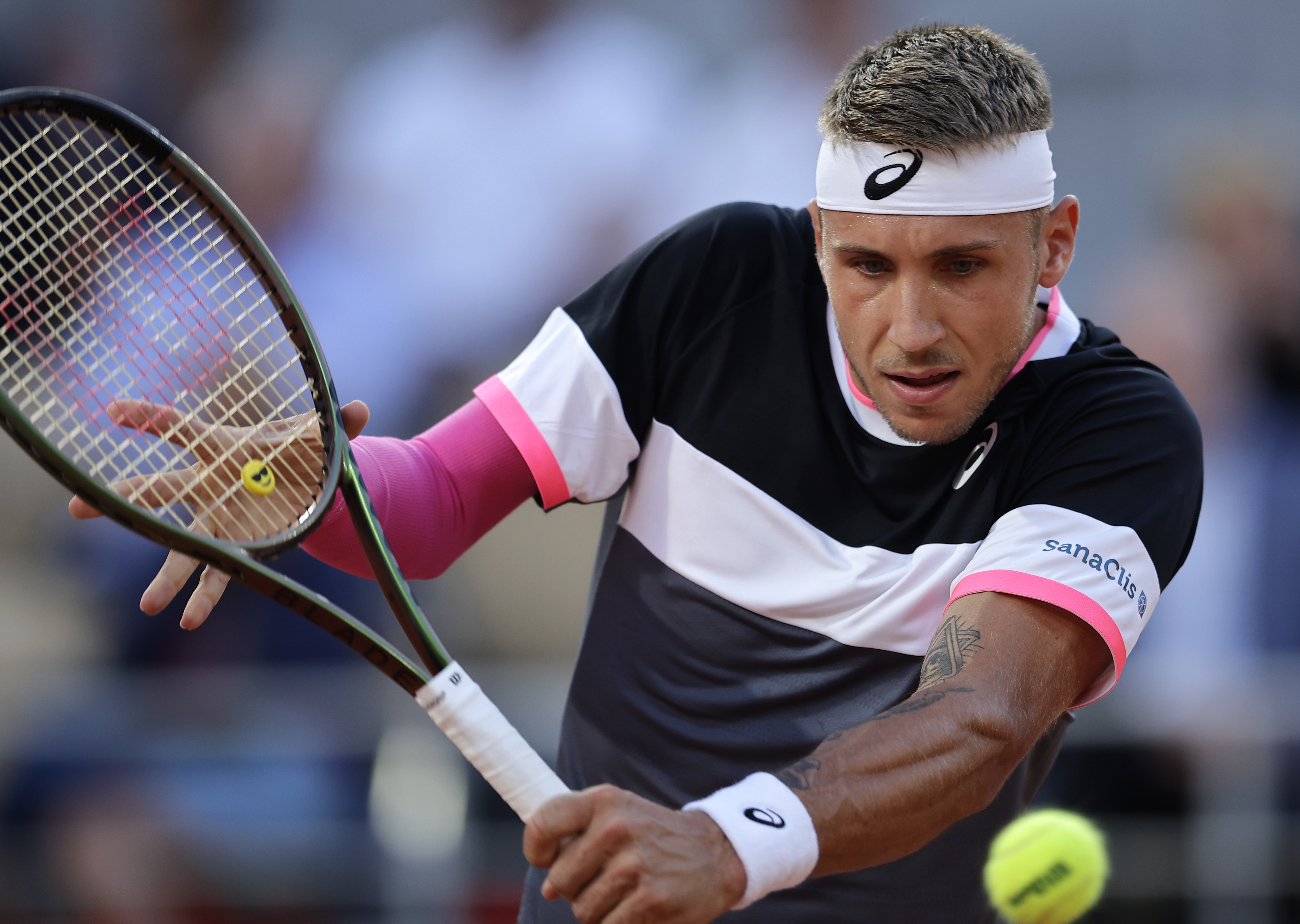 lpl竞猜-美国网球队完胜欧洲网球队，兹维列夫绝境逆转的简单介绍