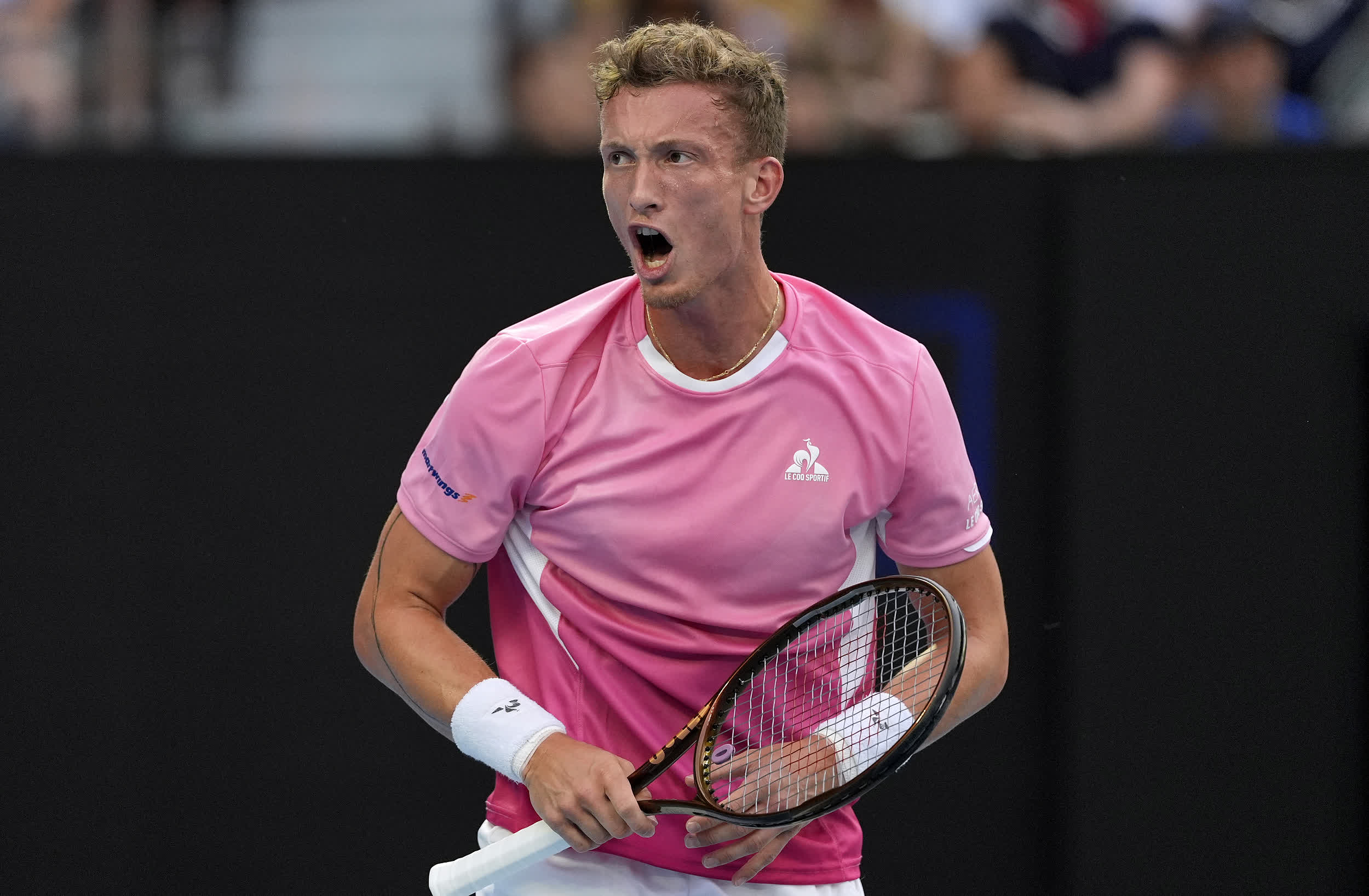 关于世界网球队血洗意大利网球队,德约科维奇送出助攻的信息 关于世界网球队血洗意大利网球队,德约科维奇送出助攻的信息