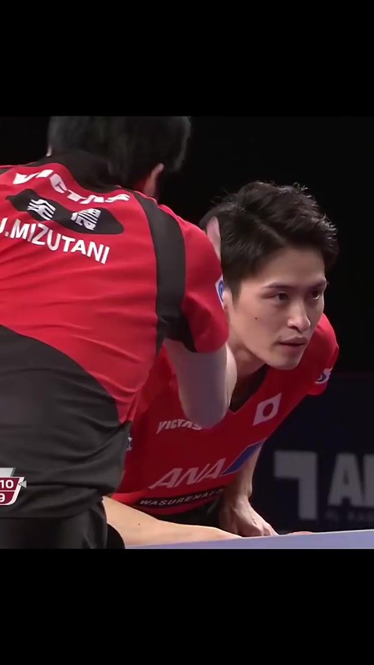 英国乒乓球队轻取奥地利乒乓球队，许昕三分雨点燃全场