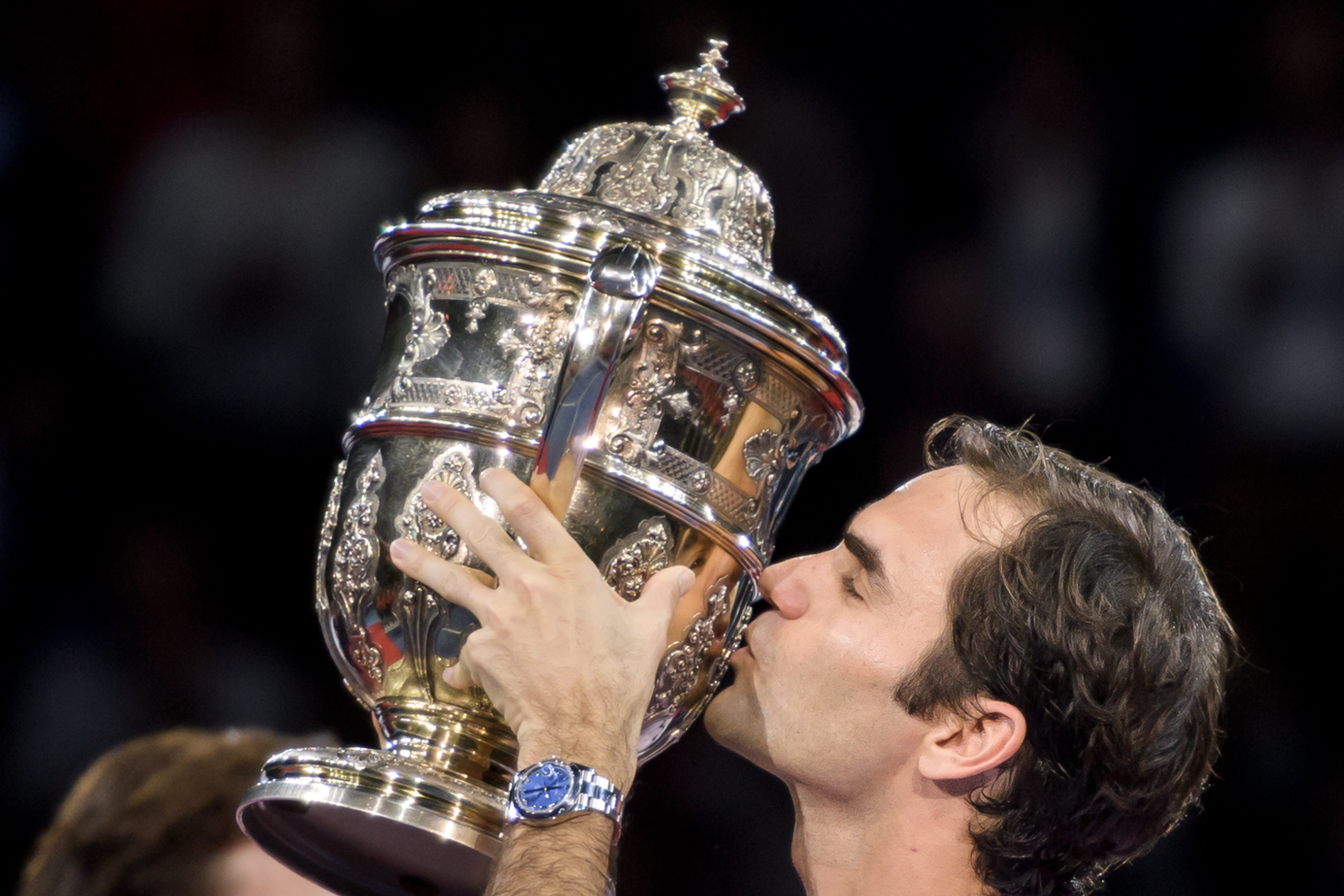 关于法国网球队绝杀日本网球队，费德勒绝境逆转的信息