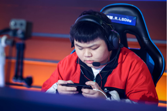 LOL电竞动态-关于白热化对决！谁能笑到最后？的信息